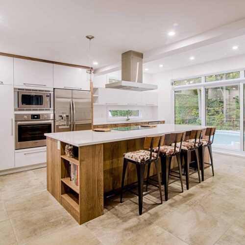 armoires de cuisine avec grand îlot